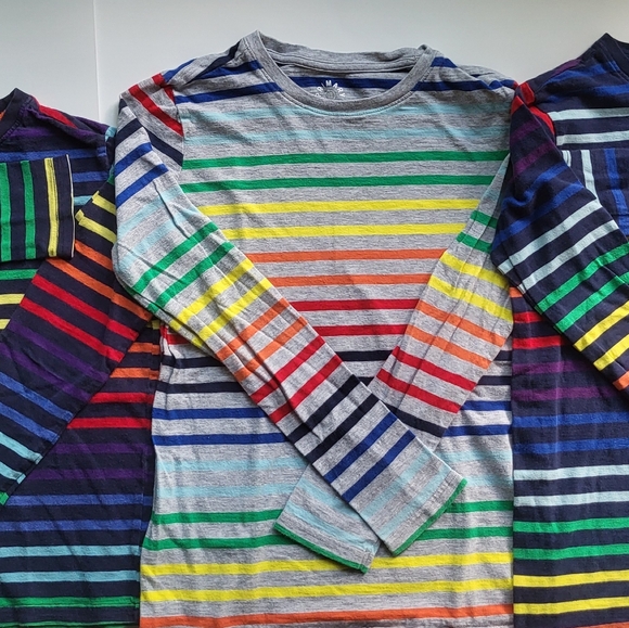 Bundle of Primary tees 10-12 - Picture 13 of 16